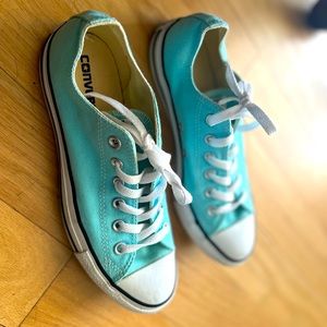 Chuck Taylor All Star Classic 
Converse Men/Women’s UNISEX